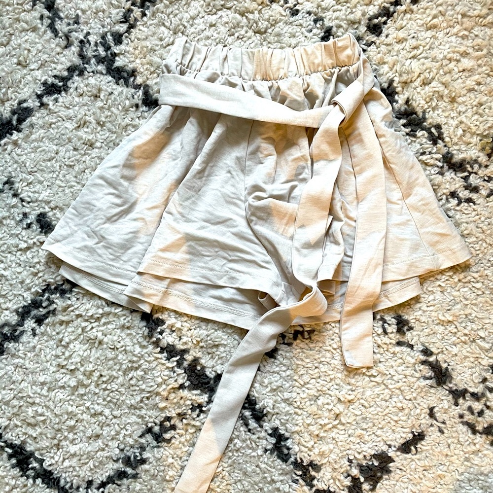 Stone Tie-Up Shorts - Bershka